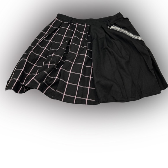 Hot Topic Black & Pink Plaid Split Pleated Skirt with chain - Picture 3 of 7